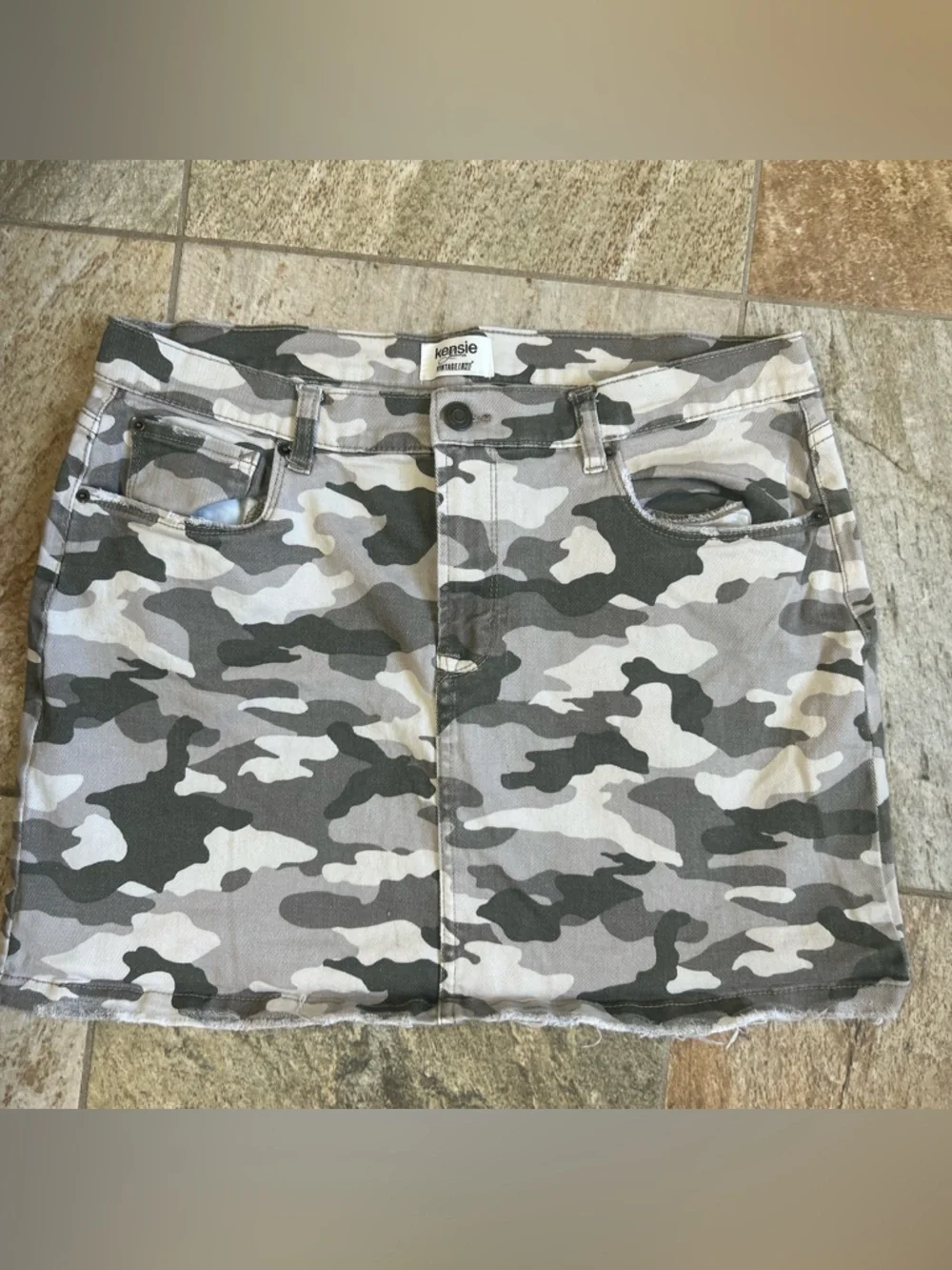 Kensie Camo Denim Mini Skirt Size 10 Grey Camouflage Raw Hem